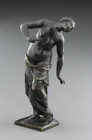 Statuette : Lucrèce se poignardant, image 2/5