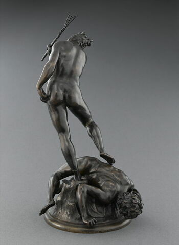 Statuette : la Vertu flagellant le Vice sur un brûle-parfum de la même époque, image 2/8