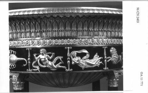 Jardinière à décor de sphinges et signes du zodiaque, image 11/13