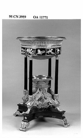 Jardinière à décor de sphinges et signes du zodiaque, image 13/13