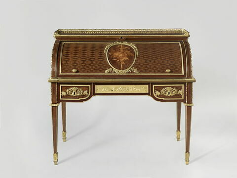 Secrétaire à cylindre de la reine Marie-Antoinette aux Tuileries