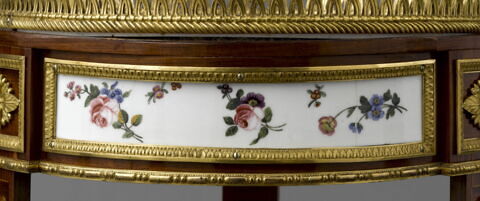 Table chiffonnière, image 2/7