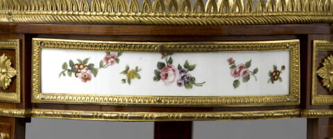 Table chiffonnière, image 4/7