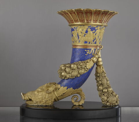 Vase "cornet antique" du Service olympique, d'une paire avec OA 11174