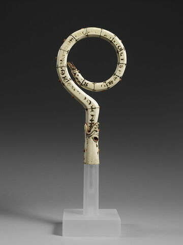 Crosseron à tête de serpent, image 6/8
