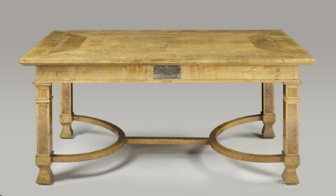 Table en marqueterie de bois exotiques