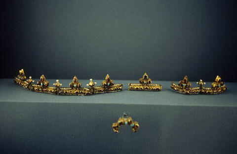 Fragment d'un cercle de tête (deux plaquettes), image 3/6
