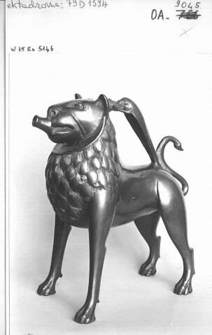 Aquamanile en forme de lion, image 2/2