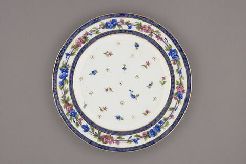 Assiette, d'une série de vingt-quatre (R 676 à 699)