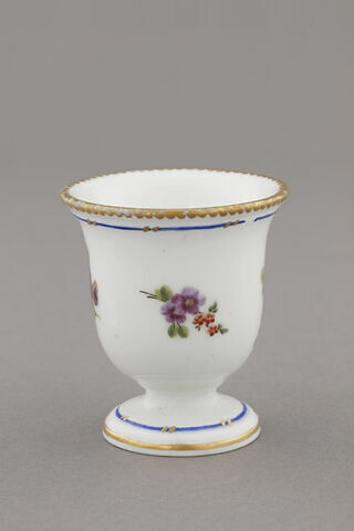 Tasse à glace, d'un ensemble de vingt-cinq (TH 926 à 950), d'un service (TH 809 à 1066), image 3/4