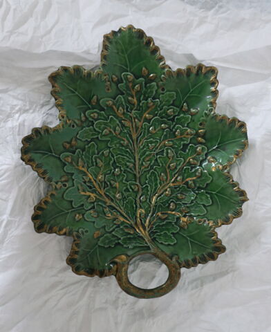 Soucoupe en forme de feuille de vigne