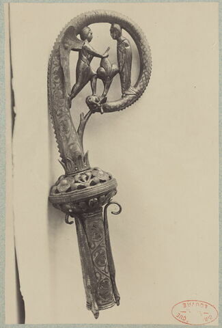 Crosse dite de l'abbé Bertrand de Malsang : Annonciation, image 8/9