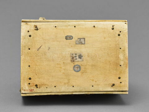 Coffret : Dieu le Père et les Evangélistes ; Vierge allaitant ; Crucifixion ; Saints, image 7/7