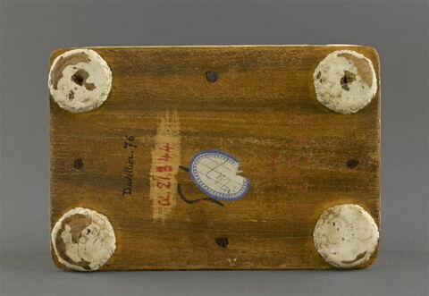 Coffret de forme rectangulaire, à couvercle plat surmonté d'un bouton, image 2/6