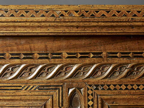 Coffre à décor de marqueterie, image 9/15