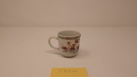 Tasse haute à anse, d'un ensemble de trois (TH 508 à 510), image 4/11