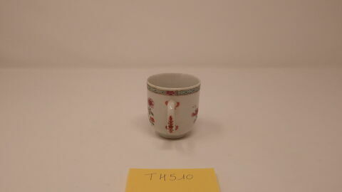 Tasse haute à anse, d'un ensemble de trois (TH 508 à 510), image 6/11