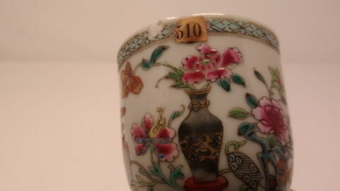 Tasse haute à anse, d'un ensemble de trois (TH 508 à 510), image 9/11