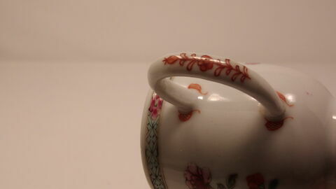 Tasse haute à anse, d'un ensemble de trois (TH 508 à 510), image 10/11