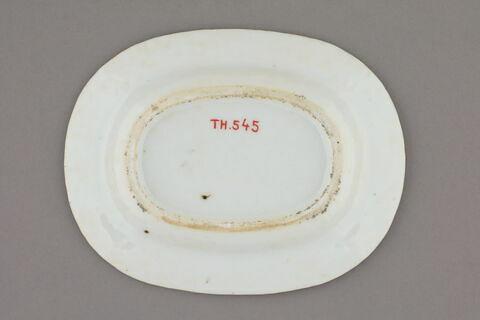 Petit plat ovale, d'un ensemble de quatre (TH 544 à 547), image 2/2