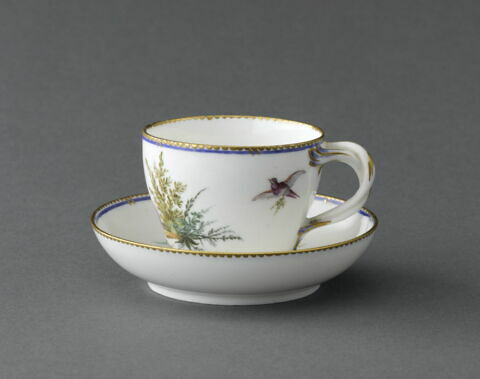 Tasse et sa soucoupe, d'un cabaret (TH 1228 à 1230), image 2/5