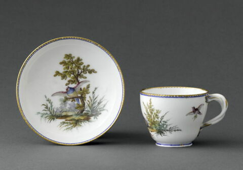 Tasse et sa soucoupe, d'un cabaret (TH 1228 à 1230), image 5/5
