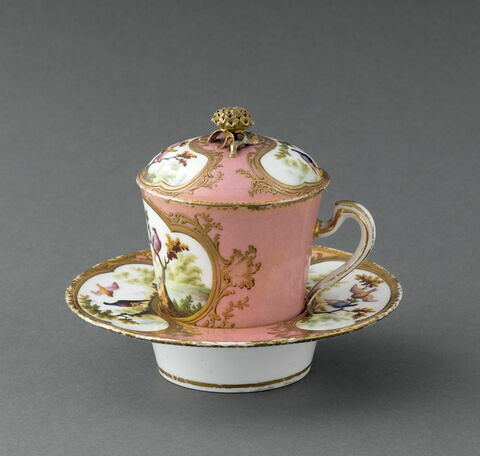 Gobelet à la Reine (ou trembleuse) et soucoupe, image 16/26