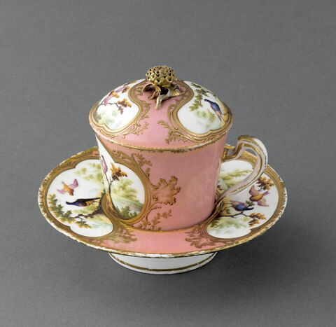 Gobelet à la Reine (ou trembleuse) et soucoupe, image 24/26