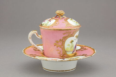 Gobelet à la Reine (ou trembleuse) et soucoupe