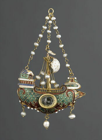 Pendentif : nef