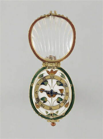 Montre en forme de coquille