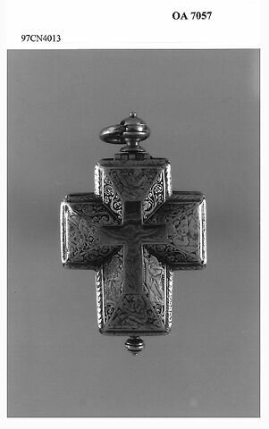 Montre en forme de croix, image 3/7