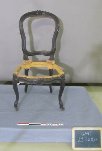 Chaise, d'un ensemble de 38
