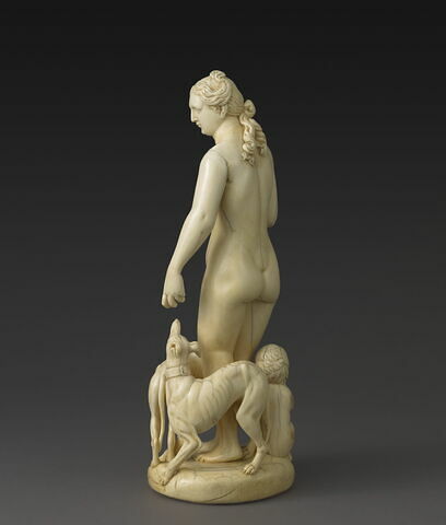 Statuette : Diane, un putto et deux chiens, image 2/8
