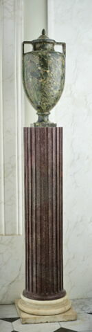 Vase, d'une paire avec MR 2877