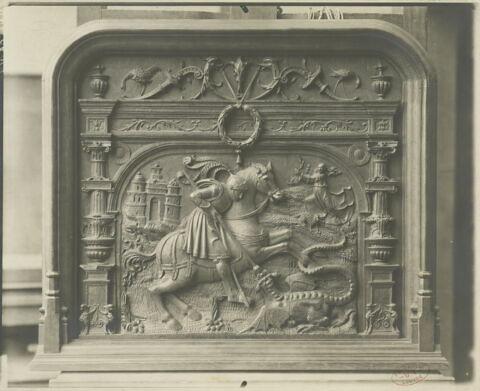 Dorsal de stalle provenant de la chapelle du château de Gaillon : saint Georges terrassant le dragon, image 3/3