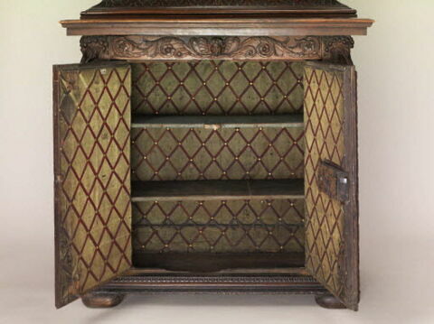 Armoire à deux corps vitrée dans sa partie supérieure, image 4/8