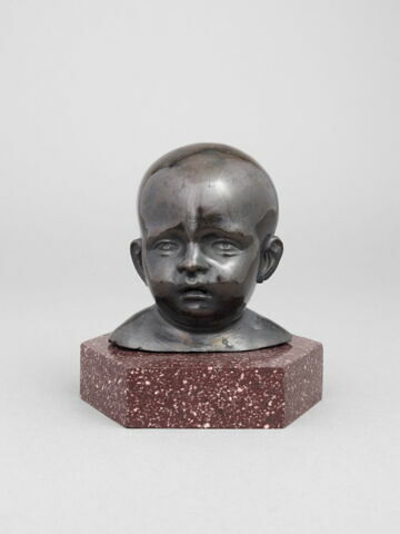 Petit buste d'enfant