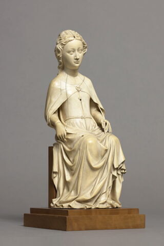 Statuette : Sainte assise