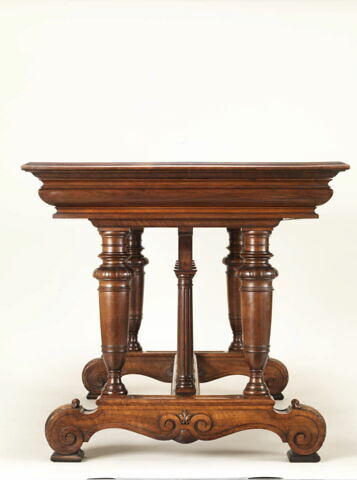 Table à quatre pieds, image 5/9
