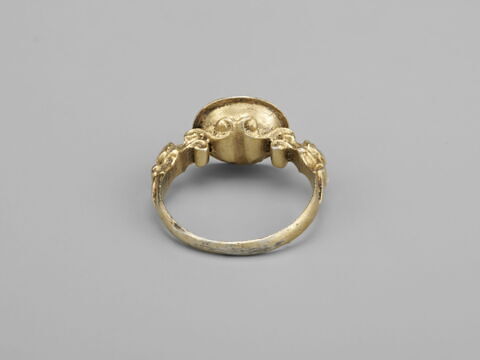 Bague avec le monogramme IHS, image 2/5