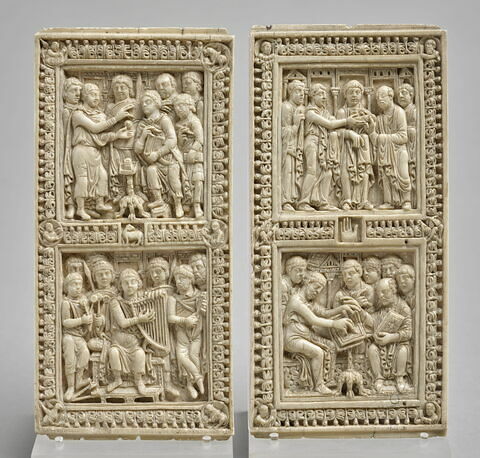 Plaque de reliure du psautier de Dagulf : David ordonnant la rédaction des Psaumes puis les chantant, image 3/5