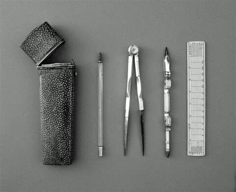 Nécessaire de mathématiques, image 2/3