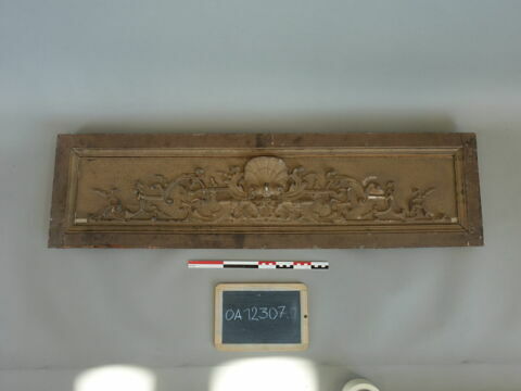 Dessus de porte de l'Hôtel Le Bas de Montargis (1) (d'un ensemble de quatre), image 3/3