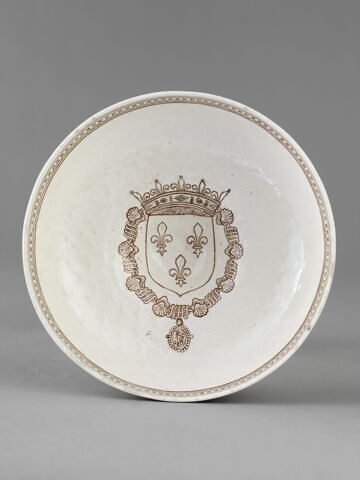Coupe couverte à pied haut : armes de France, image 3/5