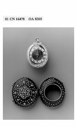 Montre ovale et son étui, image 2/5