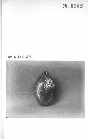 Montre ovale et son étui, image 5/5