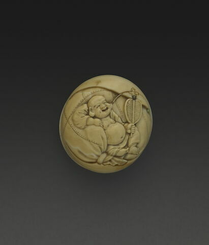 Manju netsuke avec le dieu Hotei, image 2/4