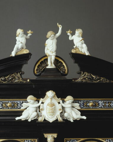 Cabinet, image 3/10