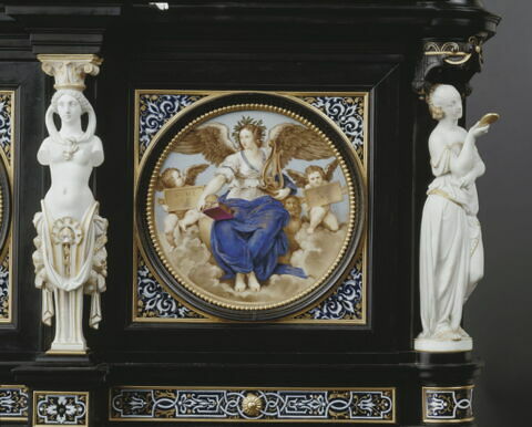 Cabinet, image 5/10